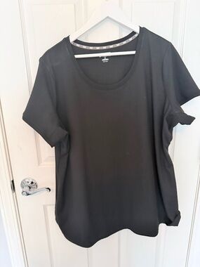Duluth Trading Co Black Short Sleeve Scoop Neck Tee